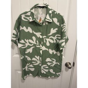 Pretty Garden Women’s Green/White Design Button Up Shirt Size Medium